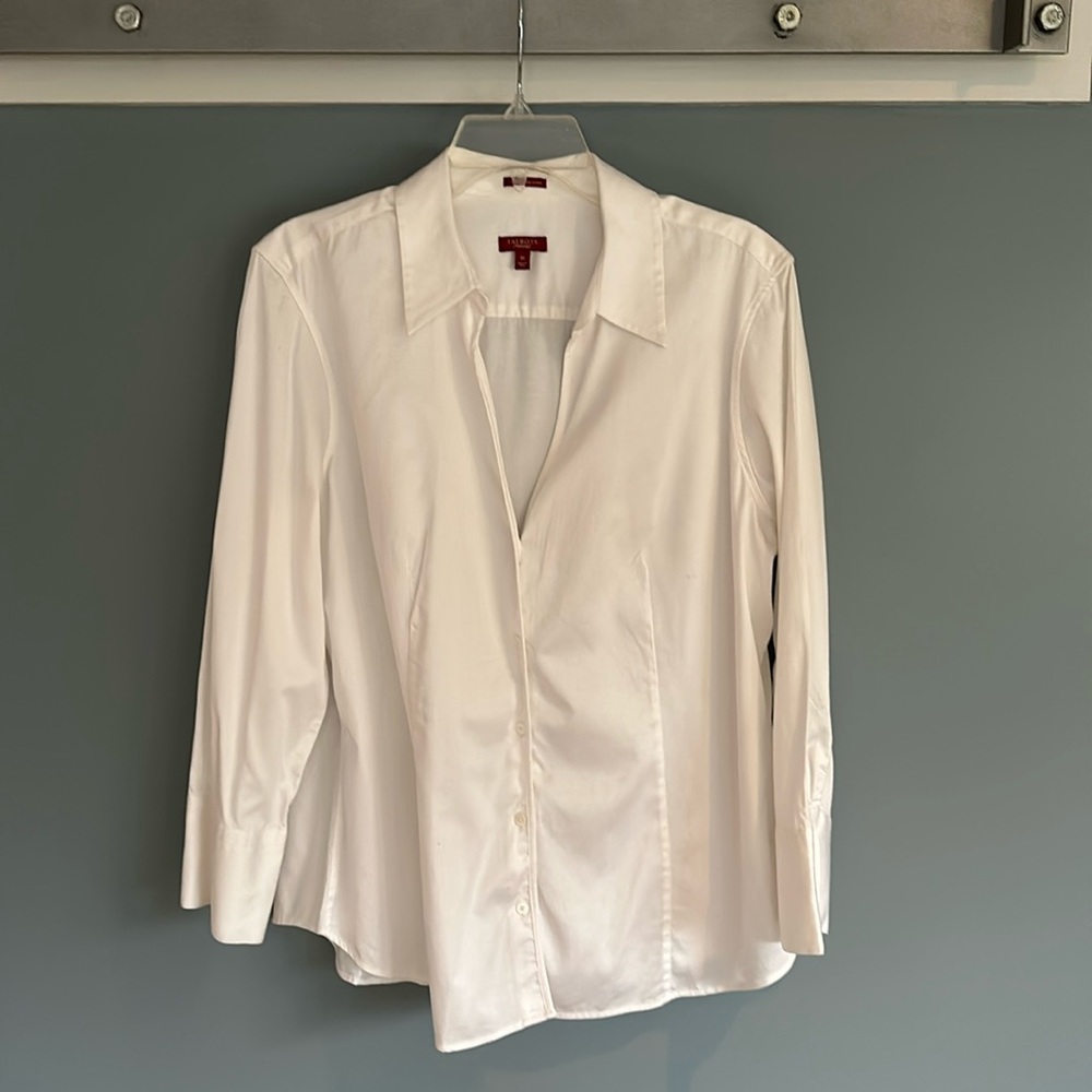 Talbots v-neck, 3/4 sleeve, dress shirt, princess seams
